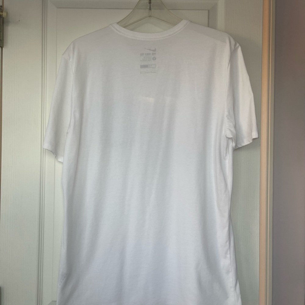 THE NIKE TEE - Picture 4 of 4